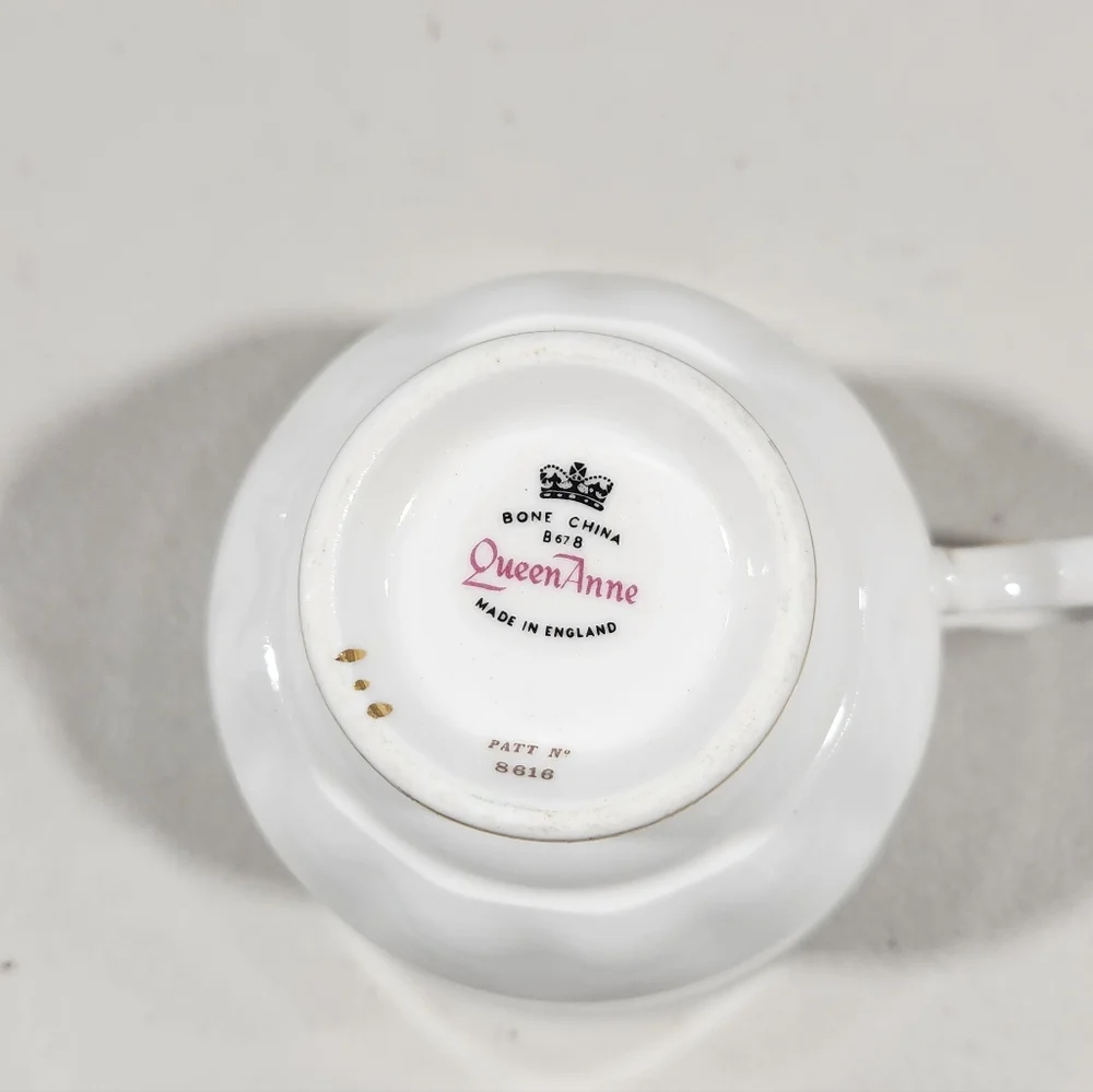 Queen Anne, Yellow Rose Bone China Teacup and Saucer Set - Picture 2 of 7